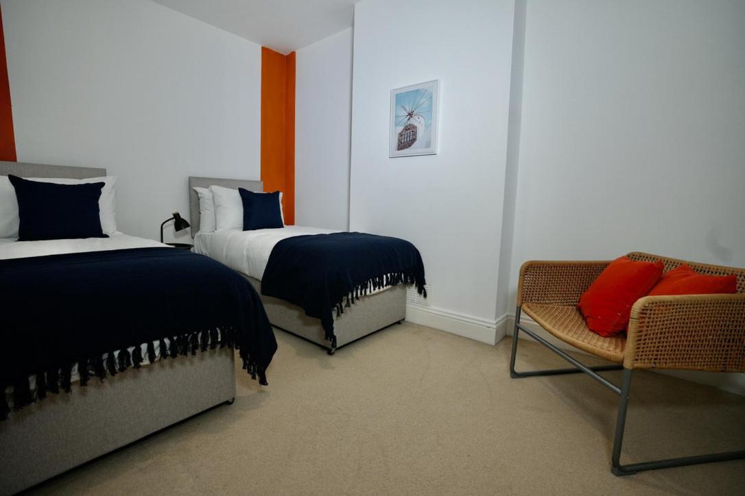 Spacious Two-Bedrooms House, Private Parking, Contractors, Relocators Oxford Exteriér fotografie