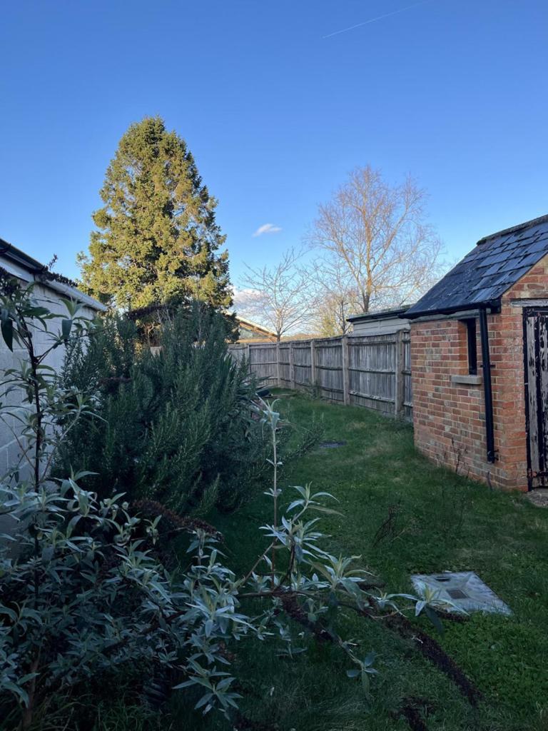 Spacious Two-Bedrooms House, Private Parking, Contractors, Relocators Oxford Exteriér fotografie